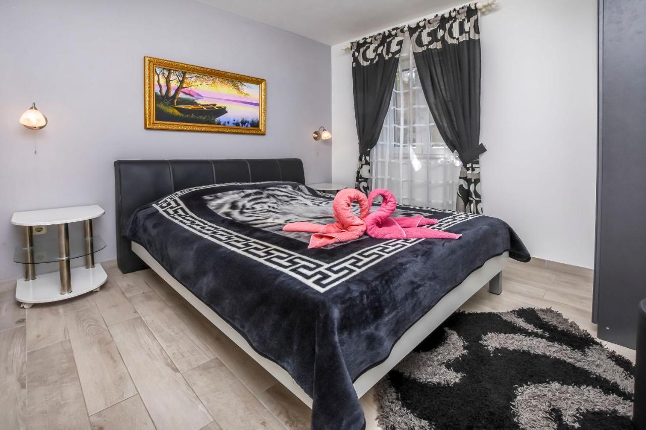 Apartment Iryna Rogoznica  Exteriör bild