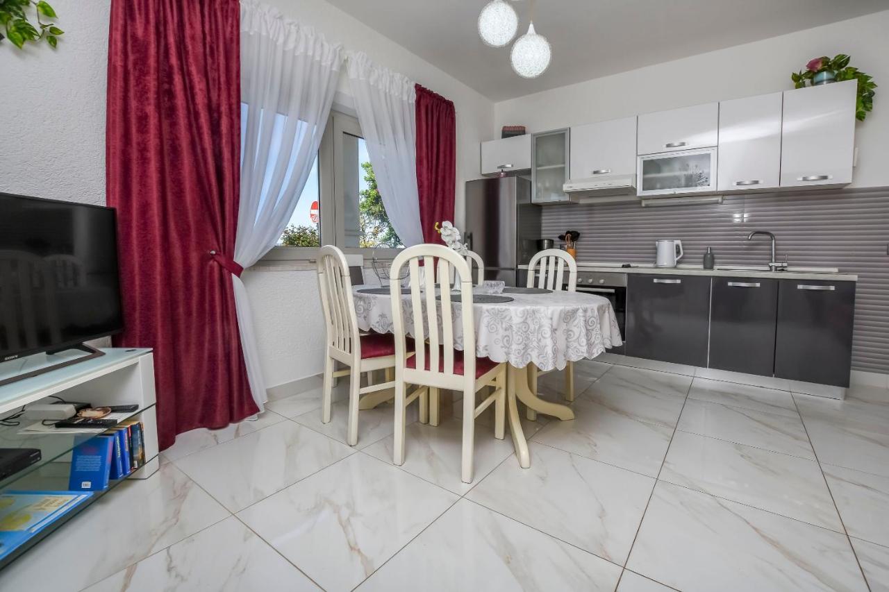 Apartment Iryna Rogoznica  Exteriör bild