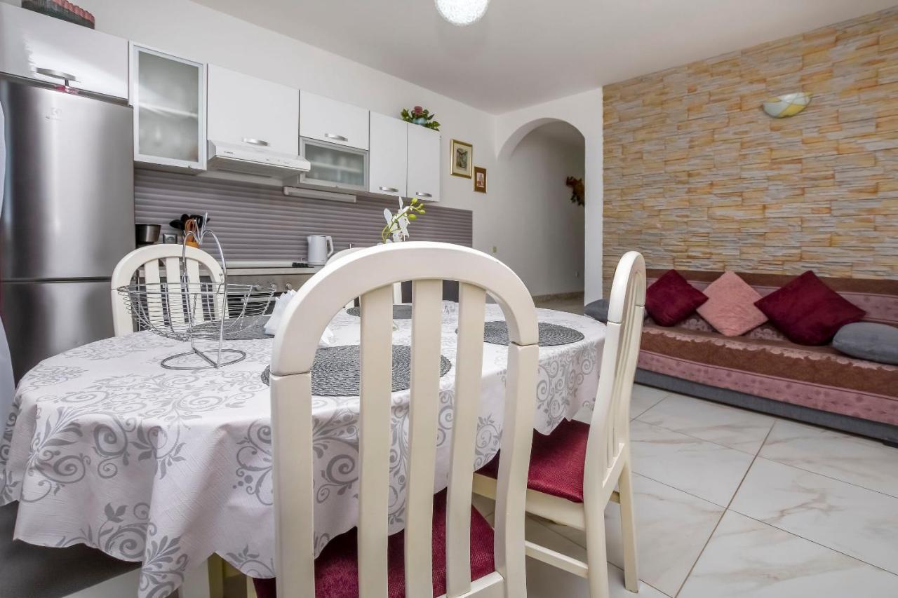 Apartment Iryna Rogoznica  Exteriör bild