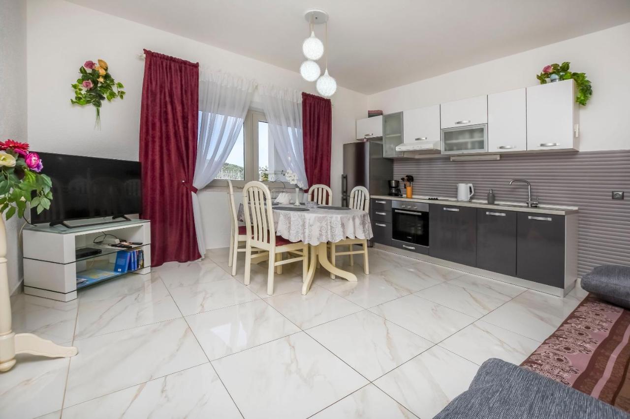 Apartment Iryna Rogoznica  Exteriör bild